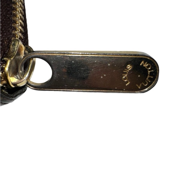 LOUIS VUITTON Wallet in Purple Patent - Picture 3 of 15